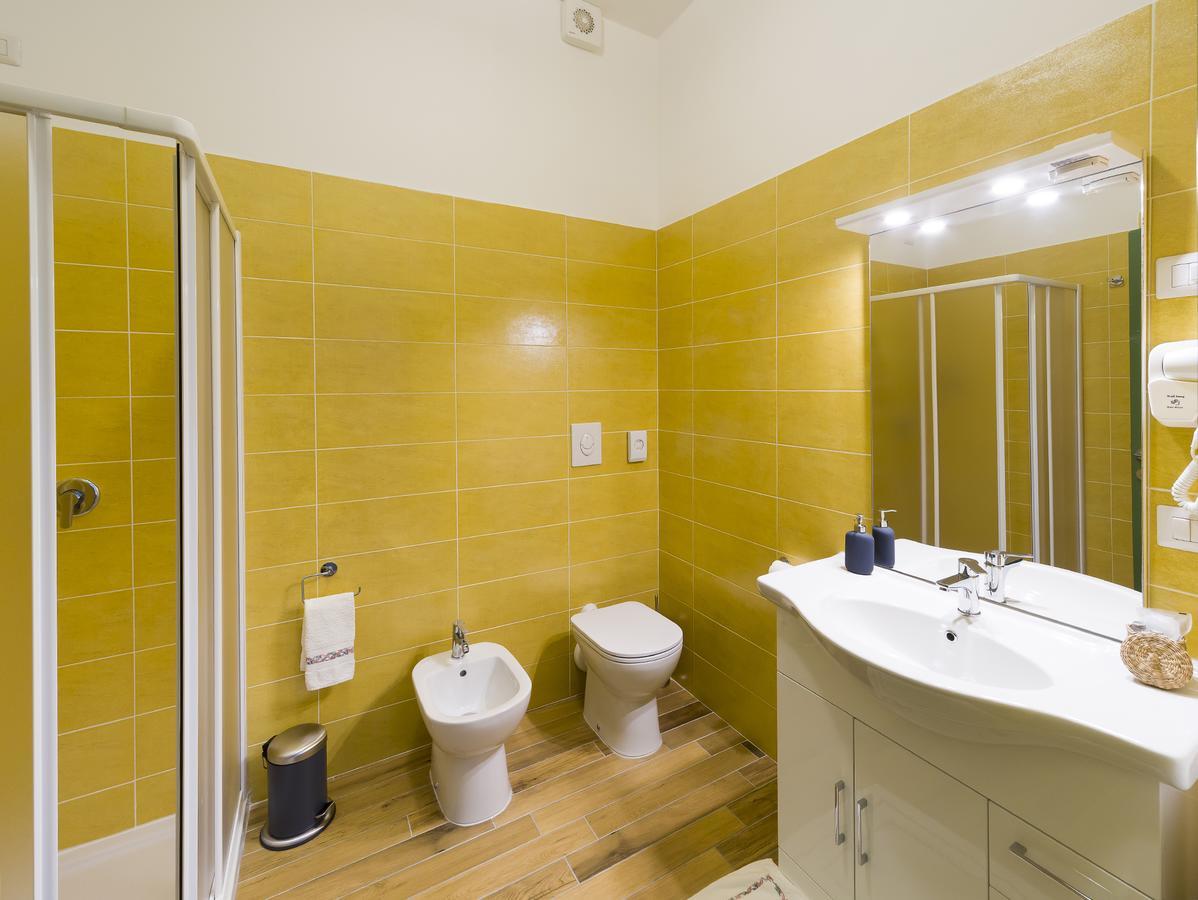La Nostra Casa In Centro Hotell Lecco Eksteriør bilde