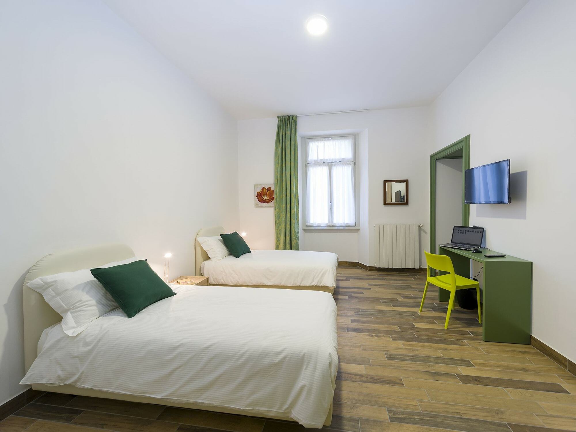 La Nostra Casa In Centro Hotell Lecco Eksteriør bilde
